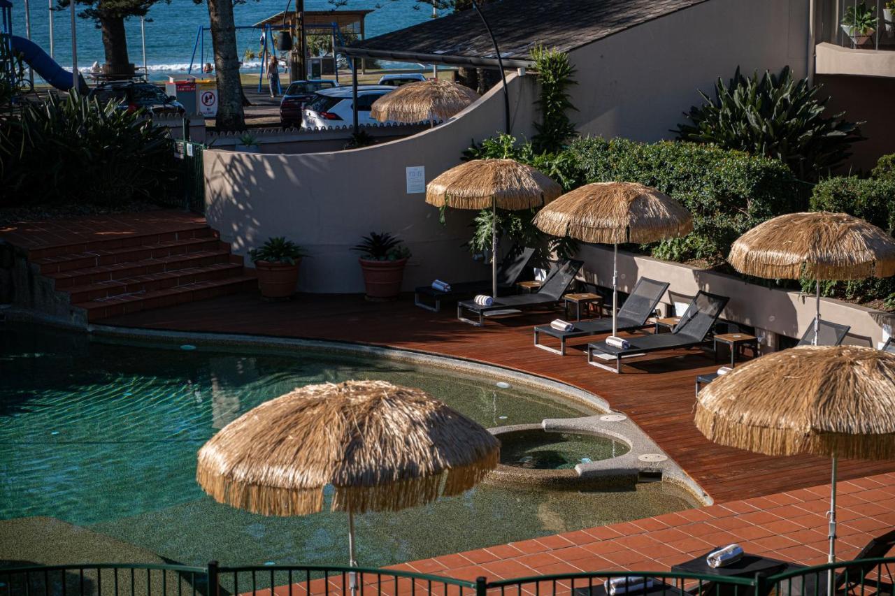 Beach Hotel Resort Байрън Бей Екстериор снимка