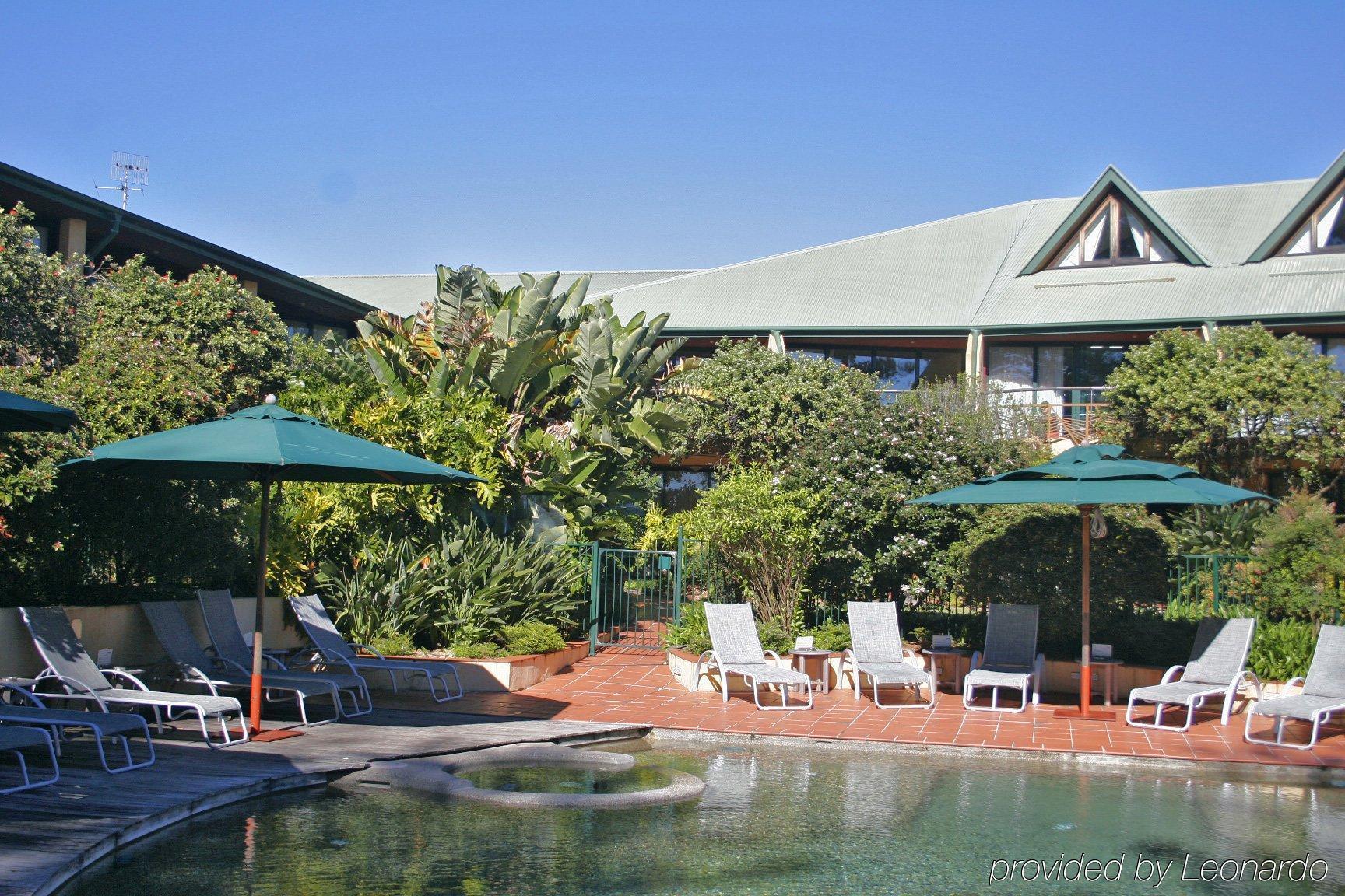 Beach Hotel Resort Байрън Бей Екстериор снимка
