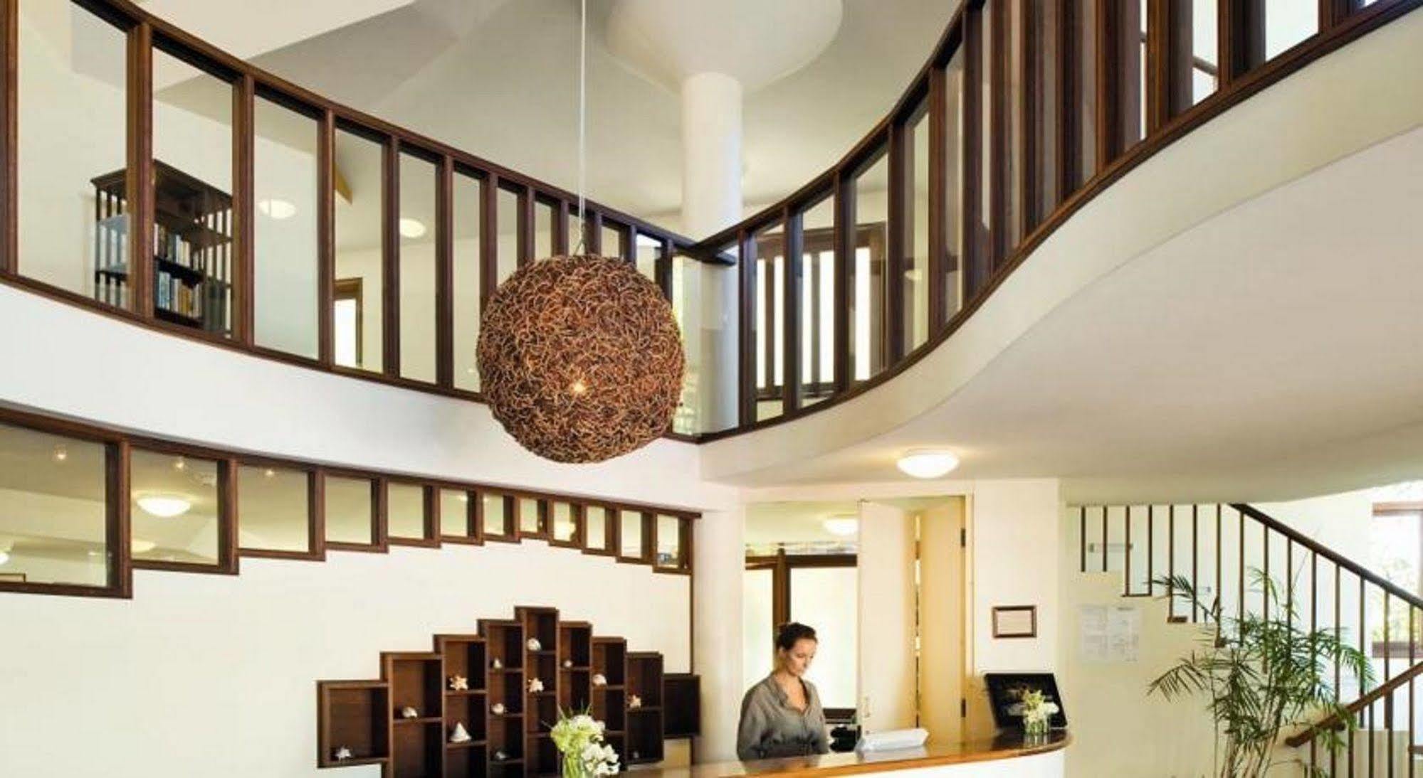 Beach Hotel Resort Байрън Бей Екстериор снимка
