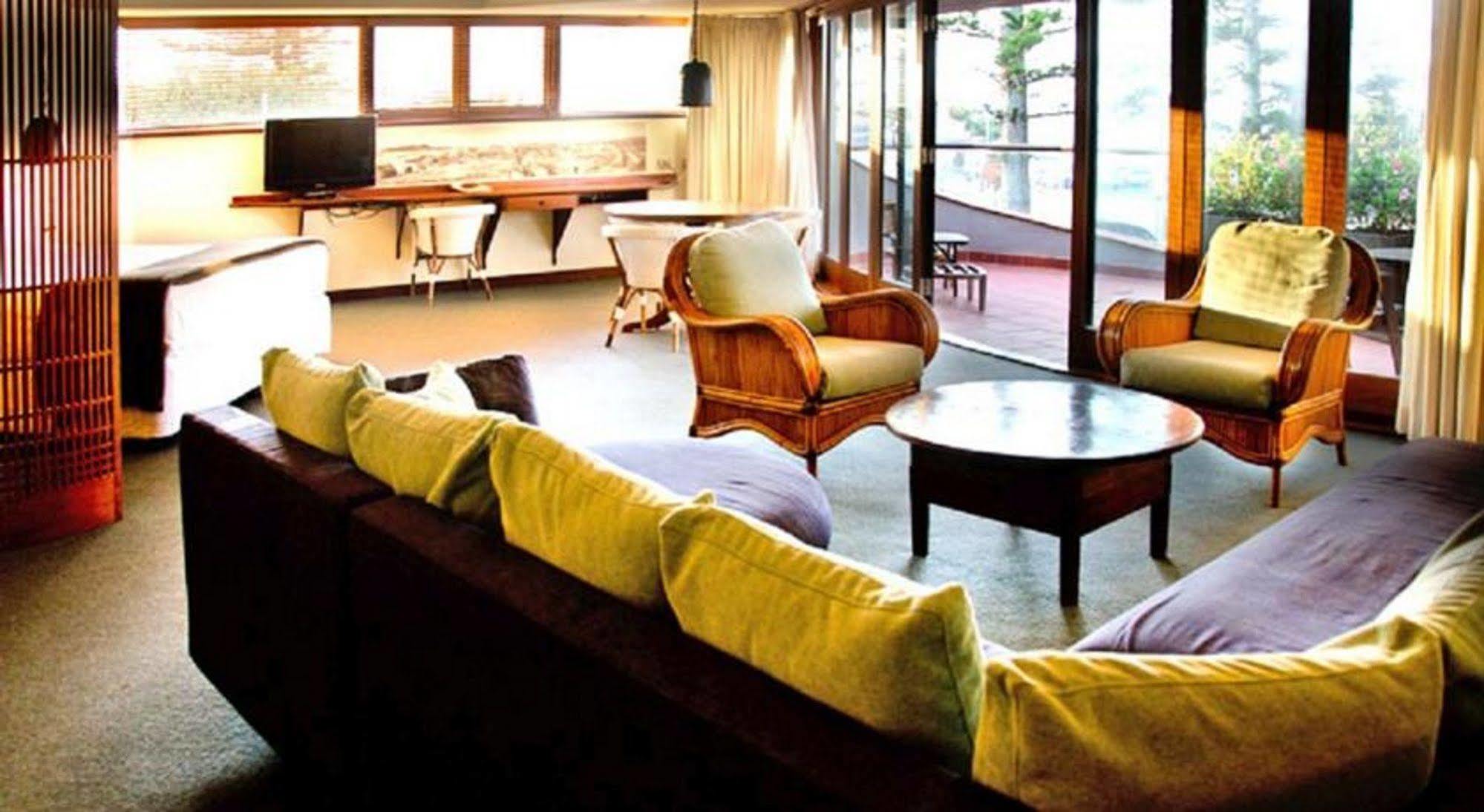 Beach Hotel Resort Байрън Бей Екстериор снимка